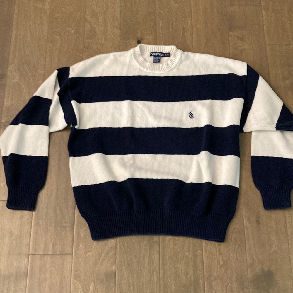 Nearly New Mens Nautica sweater